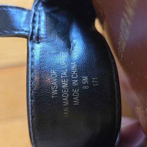 Tommy Hilfiger, Black Faux Croc, Gold Hardware Thong Sandals, GUC, Women's 8.5M - Picture 16 of 16